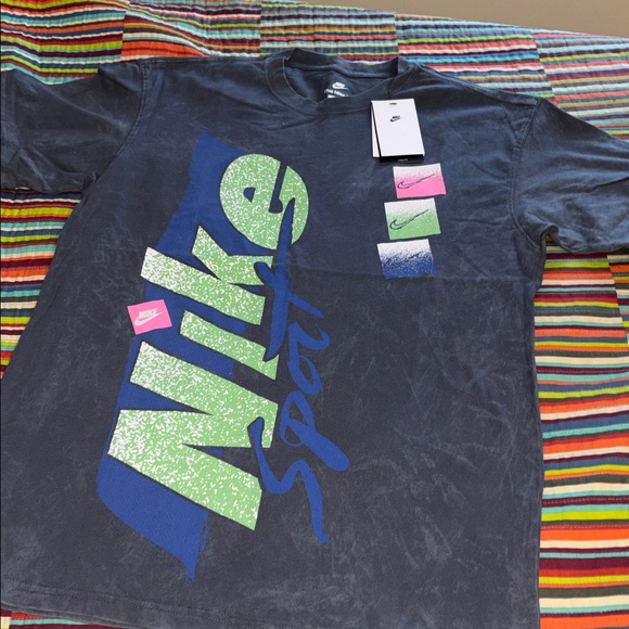 Nike Graphic Tee with Green/Blue Accents vintage graphic size medium loose fit - Picture 2 of 12